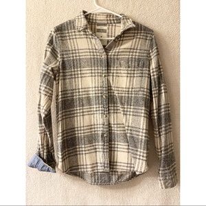 AE long sleeve flannel button up